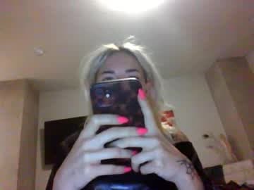 Britneycherry08's room 1200 strip goal