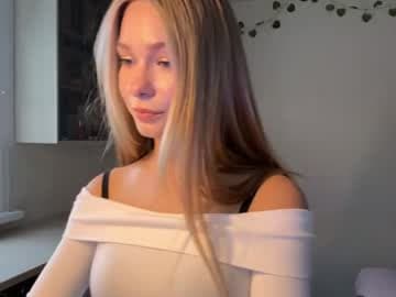 Goal:  Sexy Bodytour💋I'm new here !You are welcome💋 #shy #new #skinny #blonde #18  [0 tokens remaining]