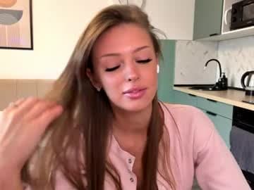 Hello CB, I'm #new here! I Mona #shy #blonde love #cute conversations😝 I'm a #teen, 19 - Goal: Show me and pat shoulders😘 [88 tokens left]